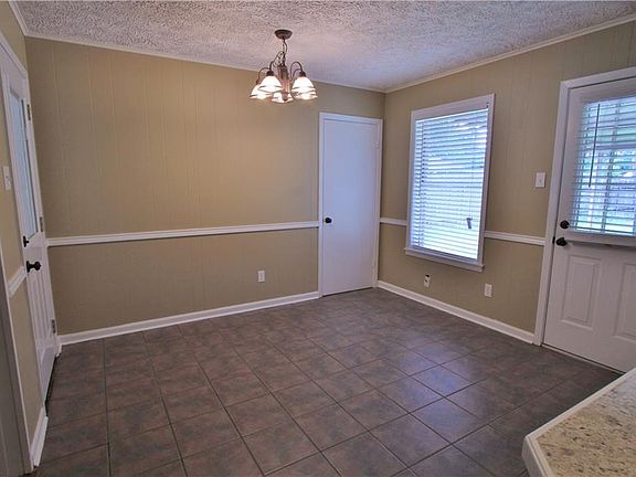 3rd image of 6011 Skylark Dr