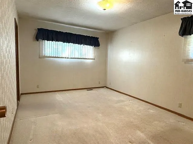 3102 Princeton Dr — Photo 6