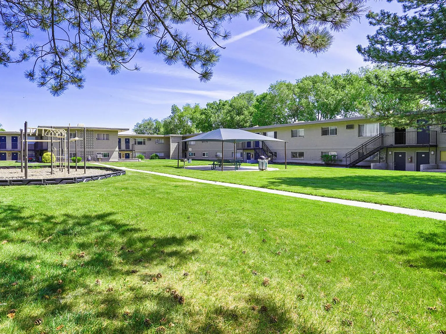 Jordanaire Apartments — Photo 3