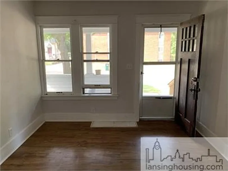 318 E Hillsdale — Photo 3