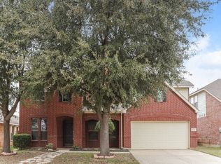 808 Forest Grove Ln, Crowley, TX 76036