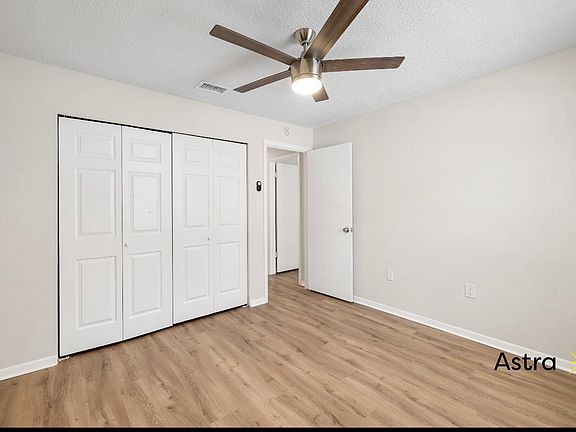 5th image of 200 Westwood Ter N #160
