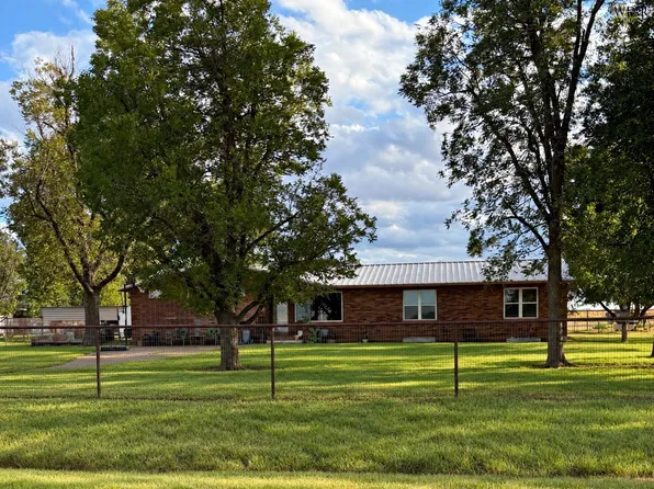 7585 Fm 2069, Seymour, TX 76380