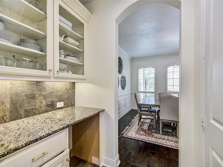 10702 Claythorne Ct — Photo 19