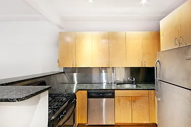 Rented by R New York