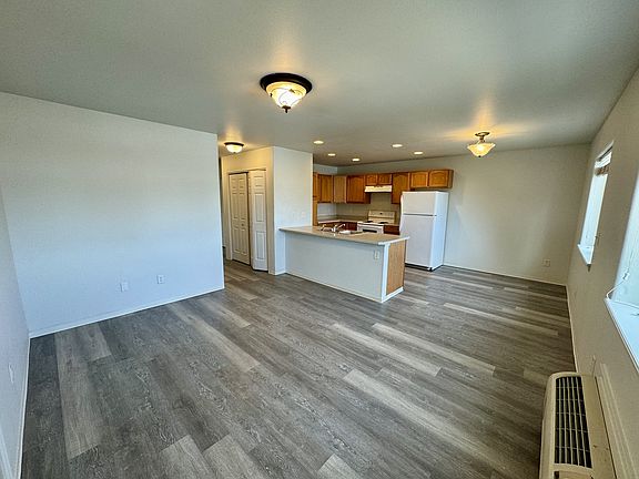 4th image of 501 Briarwood Dr #5