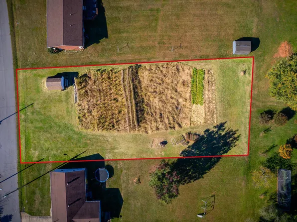 206 Carolyn Ave, Church Hill, TN 37642
