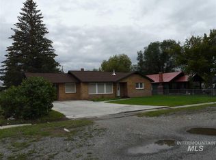 407 S Park Ave, Mackay, ID 83251
