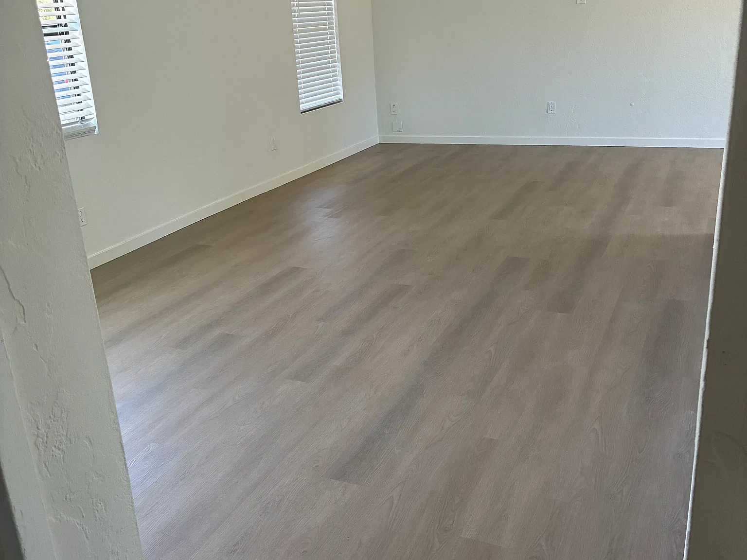 2 bed, 1000 sqft, $2,300 — Photo 3