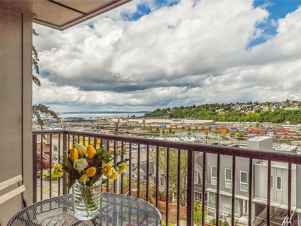 1st image of 2253 Gilman Dr W APT 401