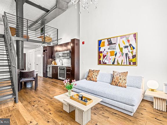 3rd image of 1401 R St NW APT 206