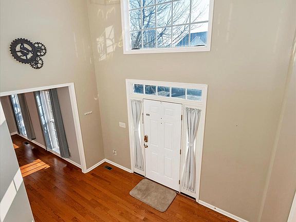 3rd image of 11024 Suffolk Dr