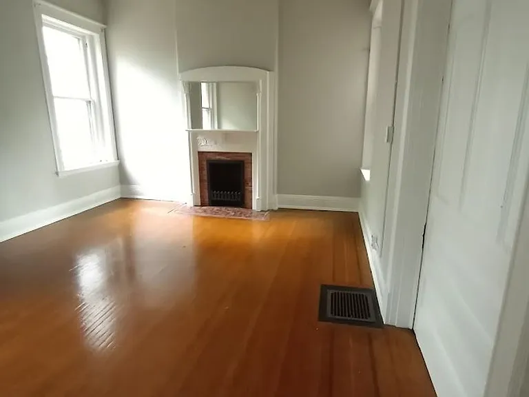 415 Belgravia Ct — Photo 14
