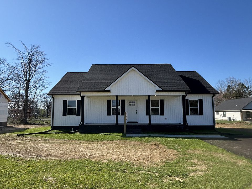 1st image of 303 Cassie Dr
