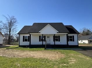 303 Cassie Dr, Lafayette, TN 37083