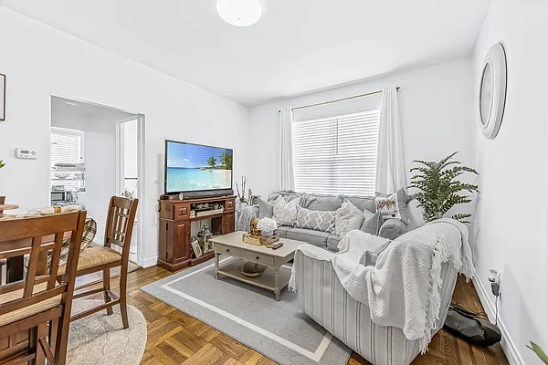 Rented by Bouklis Group | media 3