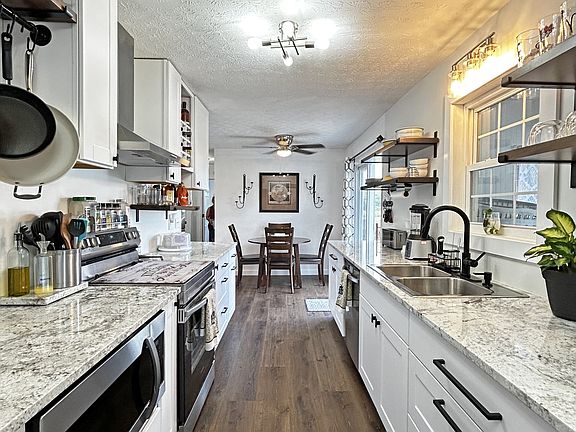 4th image of 2065 Austin Rd