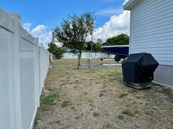 5277 SE Driftwood Avenue, Stuart, FL 34997