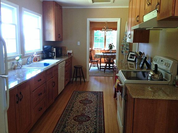 5th image of 10360 NE Beach Crest Dr