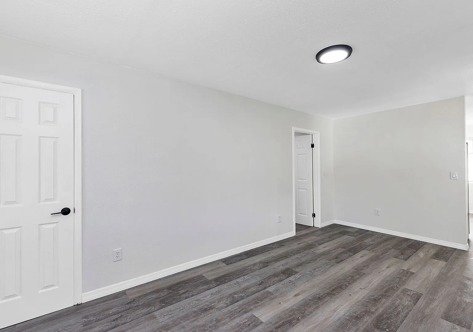 Discover Coastal Living at Its Finest: 751 Bellevue Unit 3, Daytona Beach - Your Dream Home Awaits! — Photo 2