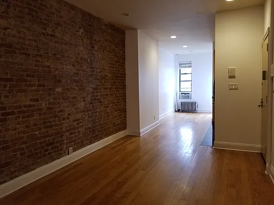 Rented by Domus Realty | media 19