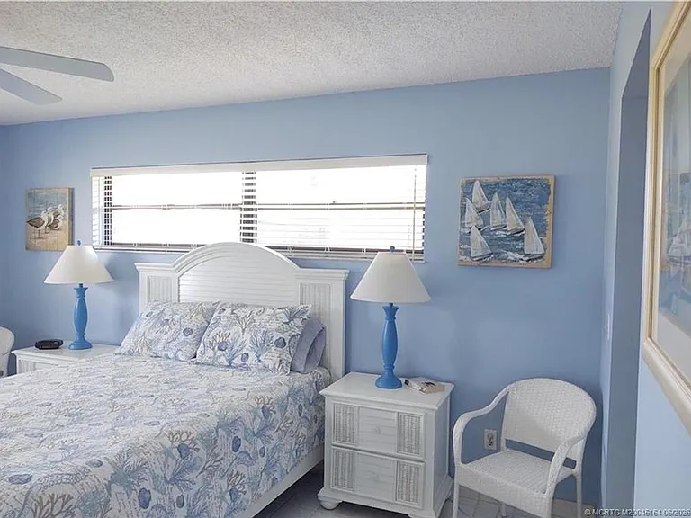 SE Sea Island Way — Photo 26