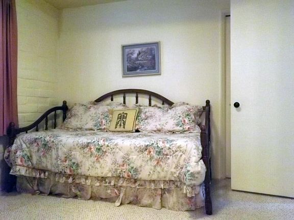 5th image of 484 S La Canada Dr