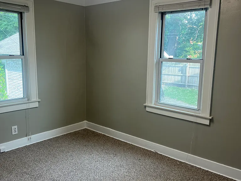 825 Saint Louis St — Photo 5