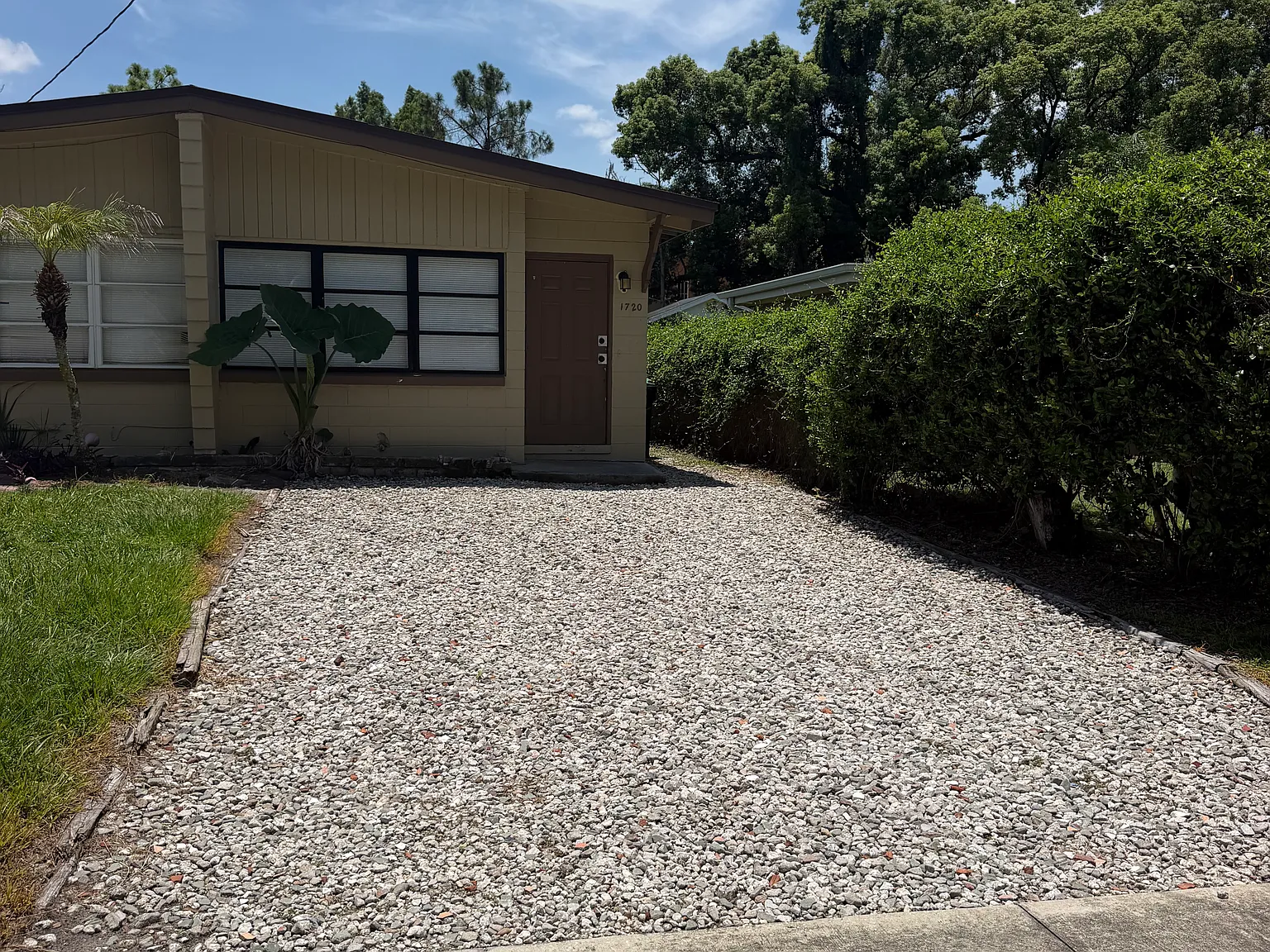2 bed, 810 sqft, $1,750 — Photo 1