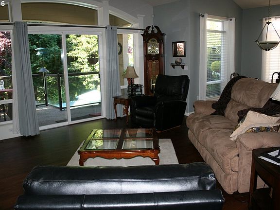 3rd image of 17608 NE 31st St