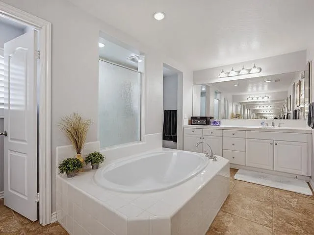 3238 Elysia St — Photo 55