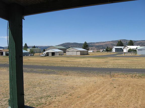 4th image of 314 E Airport Loop