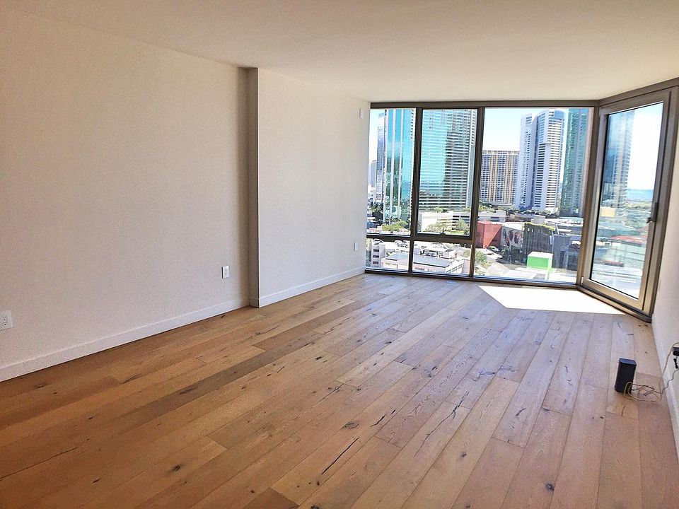 1st image of 1001 Queen St #1308