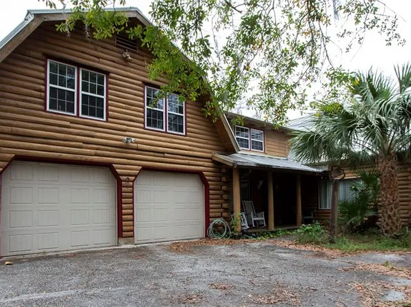 18504 Lakeshore Dr, Lutz, FL 33549