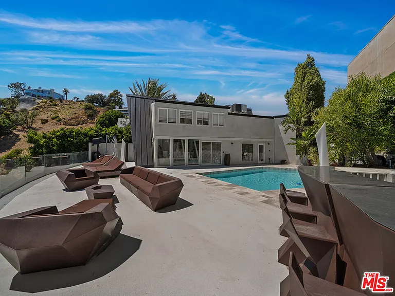 8460 Cole Crest Dr — Photo 22