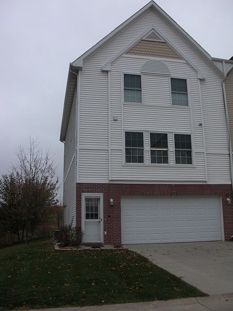 End unit with extra green space