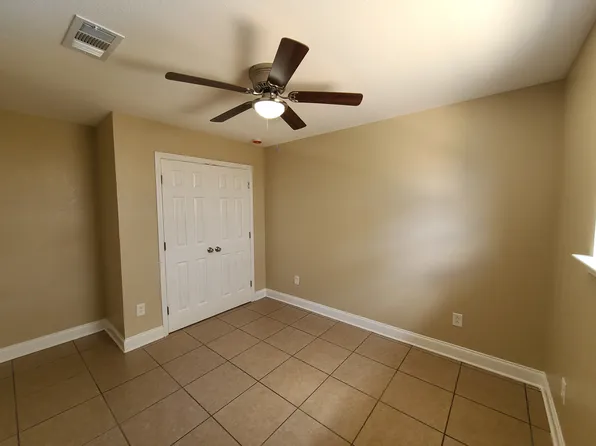 501 Pierre St, Chalmette, LA 70043