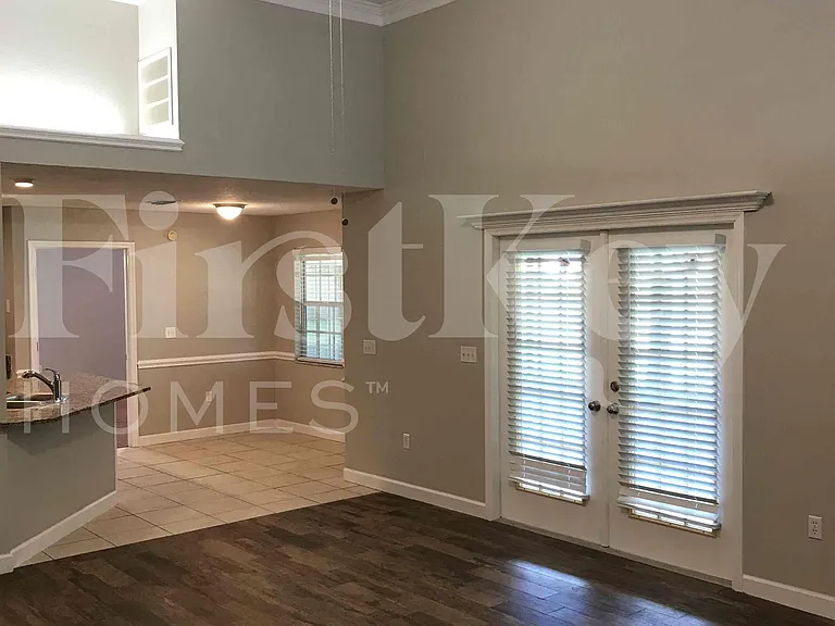 2224 Palmview Cir E — Photo 6