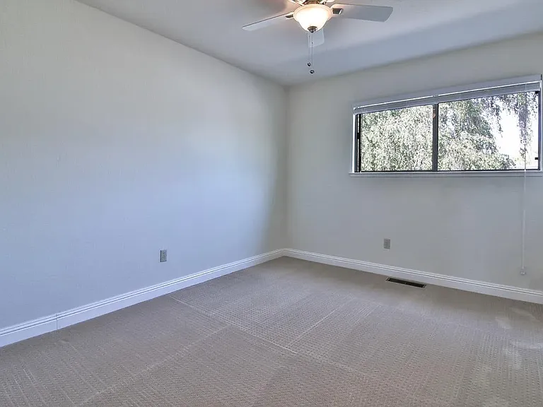 335 Donnas Ln — Photo 12