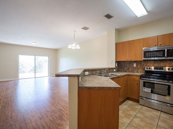 3rd image of 1713 SW 81st Way
