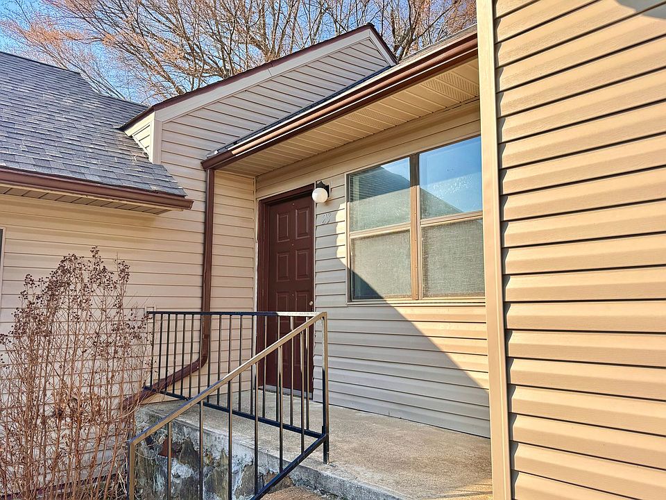 1st image of 905 S 4th St #23