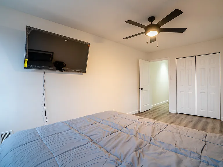 2237 Brookfield Ave — Photo 19