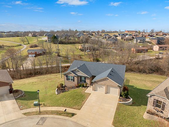 3rd image of 644 Fairfax Ln