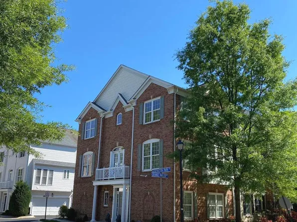 5989 Grand Pavilion Way, Alexandria, VA 22303