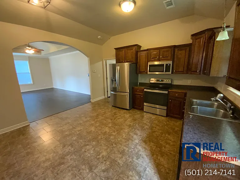 7503 Royal Oaks Dr — Photo 4
