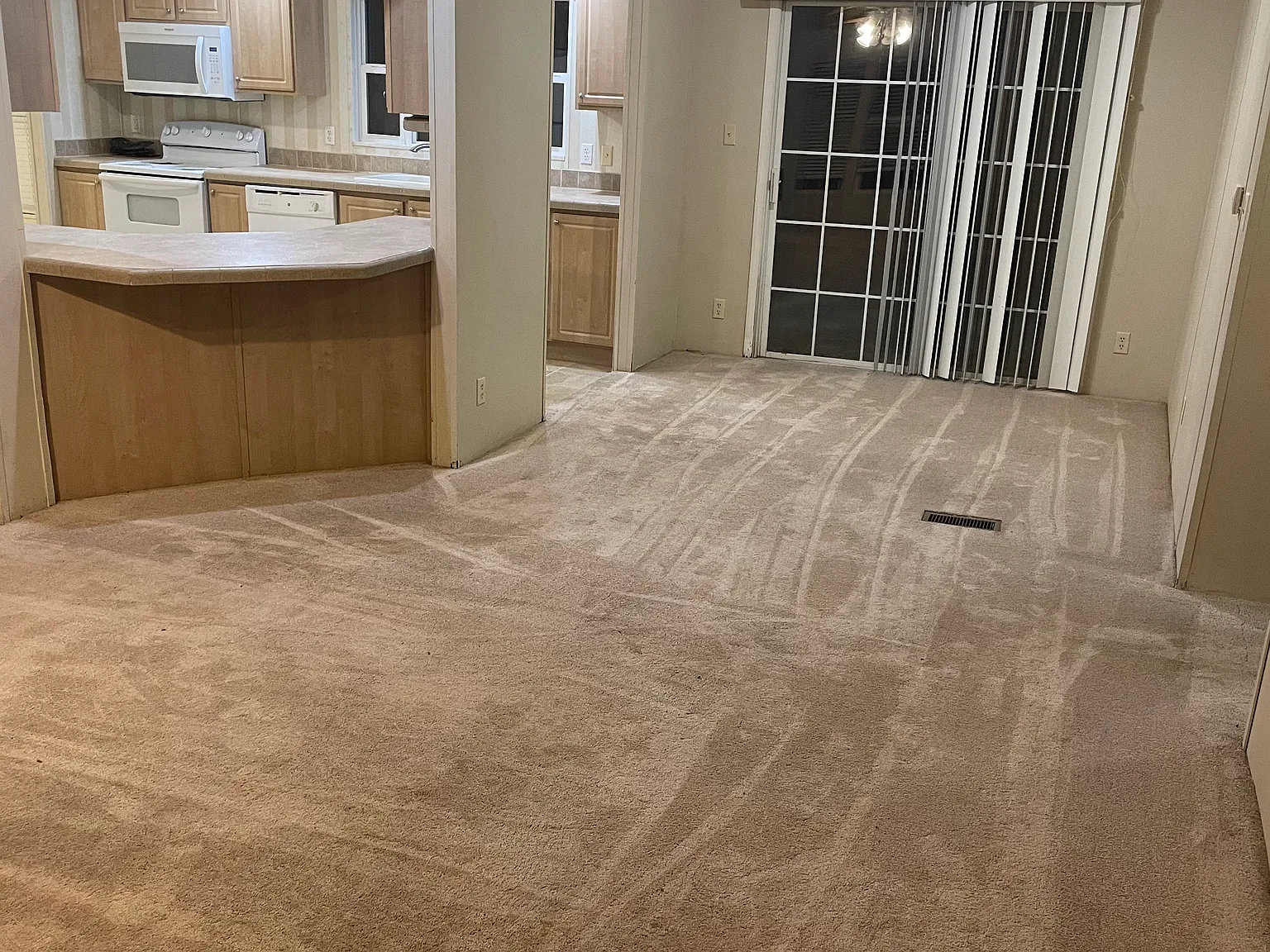 3 bed, 1450 sqft, $1,295 — Photo 2
