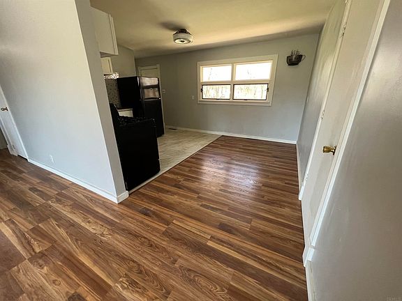3rd image of 27799 Plainfield Dr