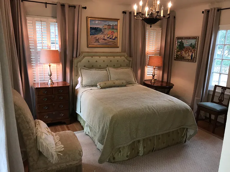 Queen Bedroom