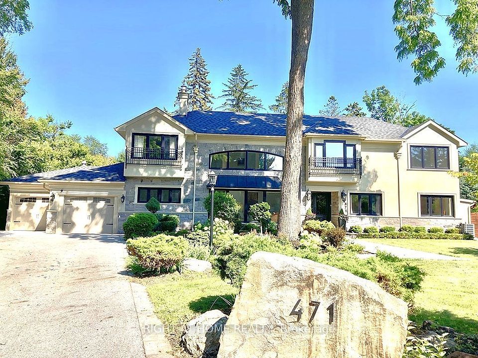 1st image of 471 Country Club Cres