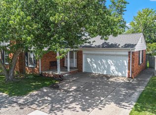 20643 Danbury Ln, Harper Woods, MI 48225